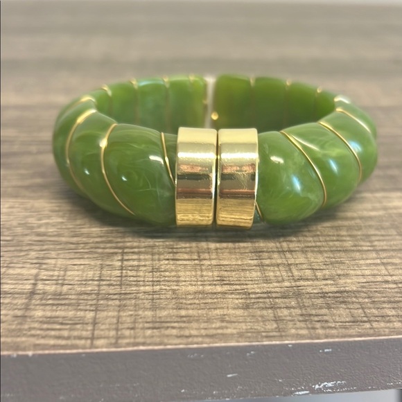 Piper K | Green & Gold Bracelet ✨ - Picture 4 of 8